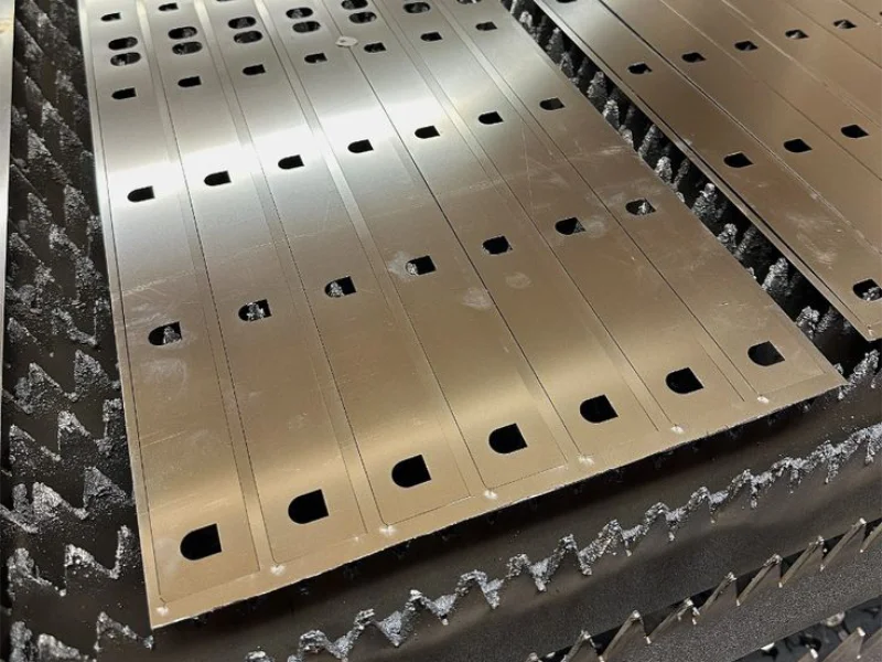 edilizia-civile taglio-laser-lamiera-su-piano-conto-terzi