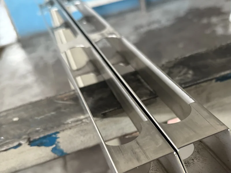 nautica-ambienti taglio-laser-per-profili-speciali-su-tubi-tondi