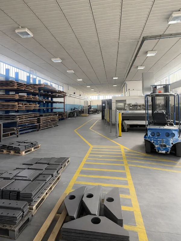 nautica-ambienti realizzazione-di-carpenteria-metallica-conto-terzi-a-collecchio